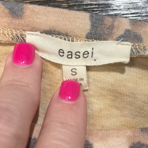 Easel Leopard Print Tee Size Small - Picture 5 of 6